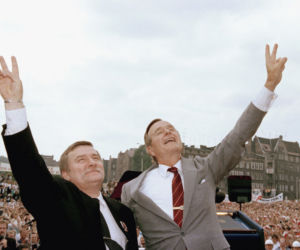 Lech Wałęsa,  George H. Bush