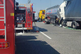Tragiczna kraksa ciężarówek na autostradzie A4! Nie żyje kierowca