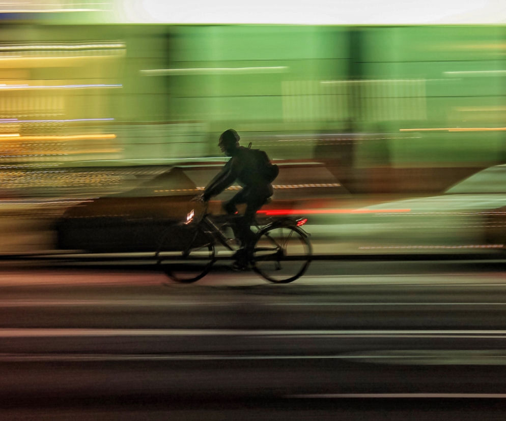 Z jezdni wyganiają ich na chodniki, a z chodników na jezdnie. Rowerzyści nie mają lekko