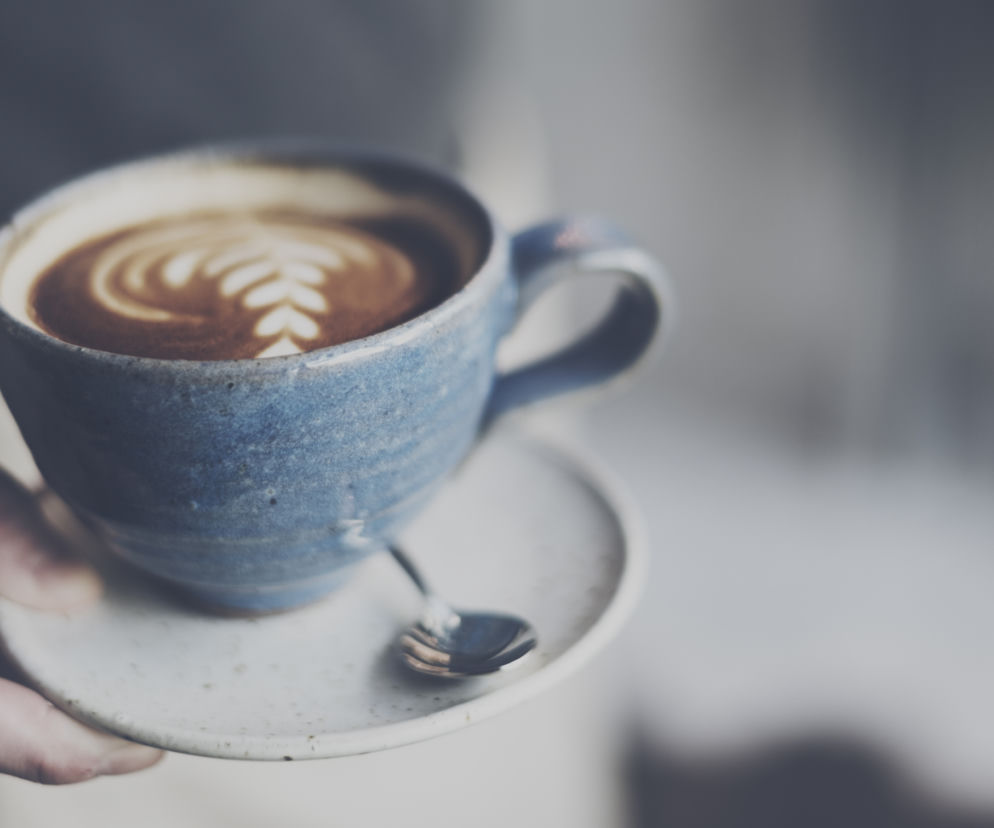 Korzenne cappuccino z kardamonem - przepis na aromatyczną kawę