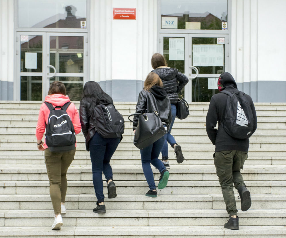 Lekcje szkolne w soboty od maja 2021? Uczniowie i rodzice są w dużym szoku!