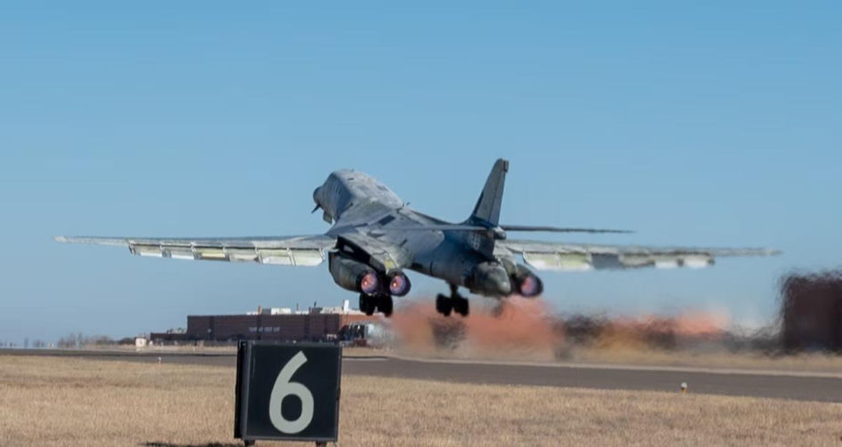 Z cmentarzyska wprost do ponownej służby. Niezwykła historia odrodzenia bombowca B-1B Lancer