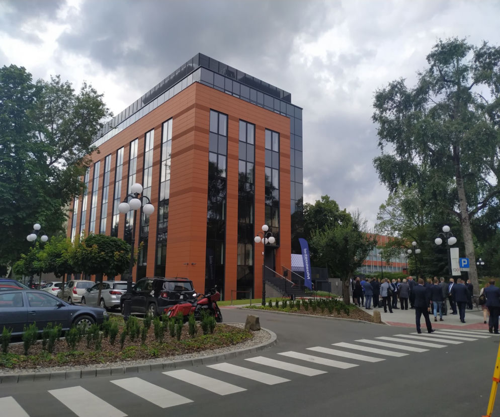 AGH otwiera nowy budynek. Bedą w nim odwierty naftowe oraz badania nad sztuczną inteligencją
