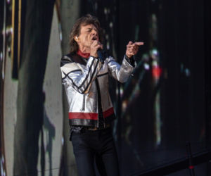 Mick Jagger wypił drinka z profesorami, a potem zaśpiewał w pubie. Wokalista The Rolling Stones zaskoczył wszystkich