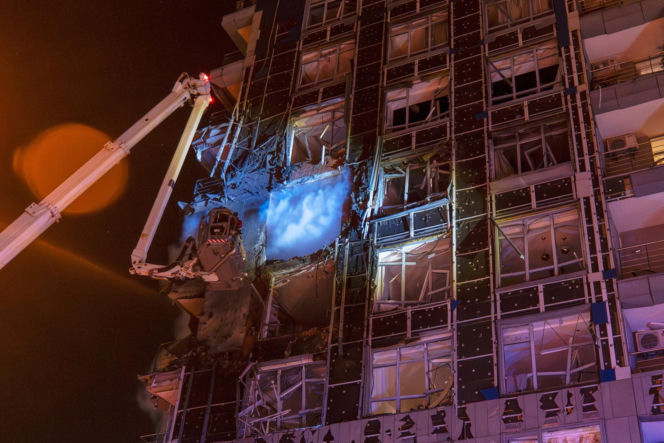 Nocny atak na Kijów! Wielkie eksplozje, płoną bloki