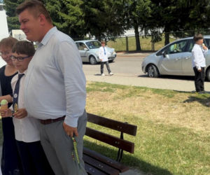 Każdy powinien być doceniony za ciężką pracę. Szczebrzeszyn nagradza uczniów. Za czerwony pasek czekają darmowe lody
