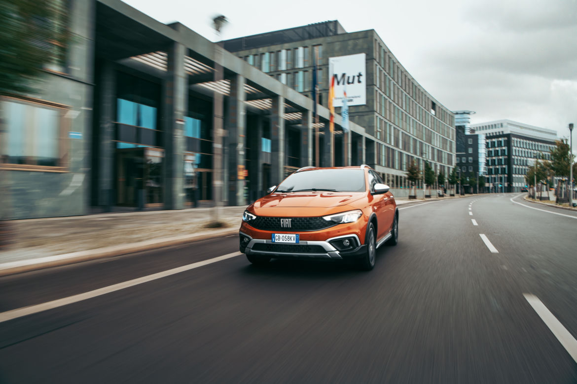 (2021) Fiat Tipo Cross