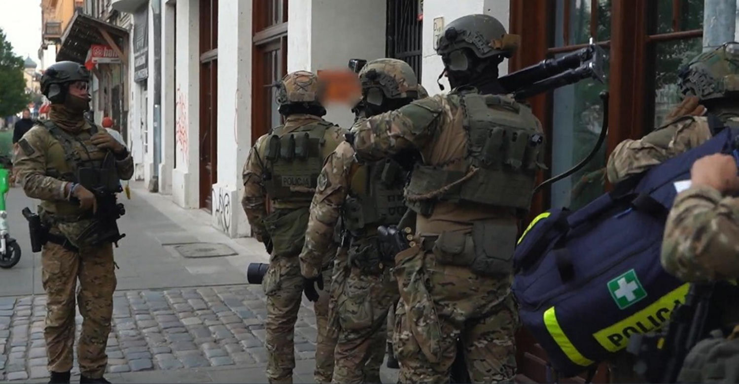 Okradali luksusowe wille pod Warszawą. Zatrzymali czterech mężćzyzn