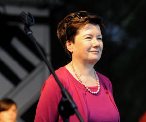 Hanna Gronkiewicz-Waltz zachwyca na zdjęciu sprzed lat! Wygląda niczym gwiazda kina lat 70.
