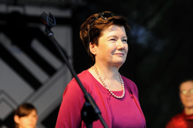 Hanna Gronkiewicz-Waltz zachwyca na zdjęciu sprzed lat! Wygląda niczym gwiazda kina lat 70.