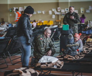 Terytorialsi pomagają uchodźcom nie tylko na granicy. Niosą pomoc na różnych frontach [ZDJĘCIA]  