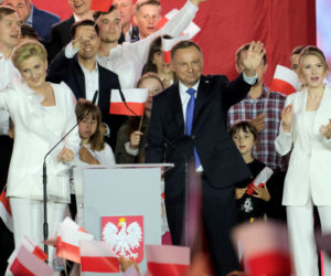 Prezydent sam się pudrował.