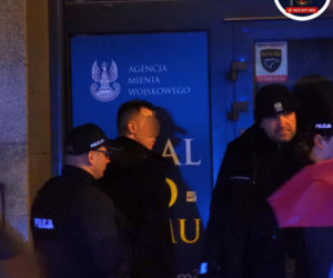 Dantejskie sceny w tramwaju. 28-latek zaatakował Ukraińca nożem