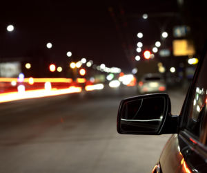 Letnie przyzwyczajenie kierowców, które zimą robi się niebezpieczne. Niektórzy stają się niewidzialni na drodze