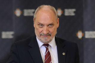Wybory 2020. Macierewicz POBUDZONY i w EUFORII. Dziwne zachowanie byłego szefa MON [WIDEO]