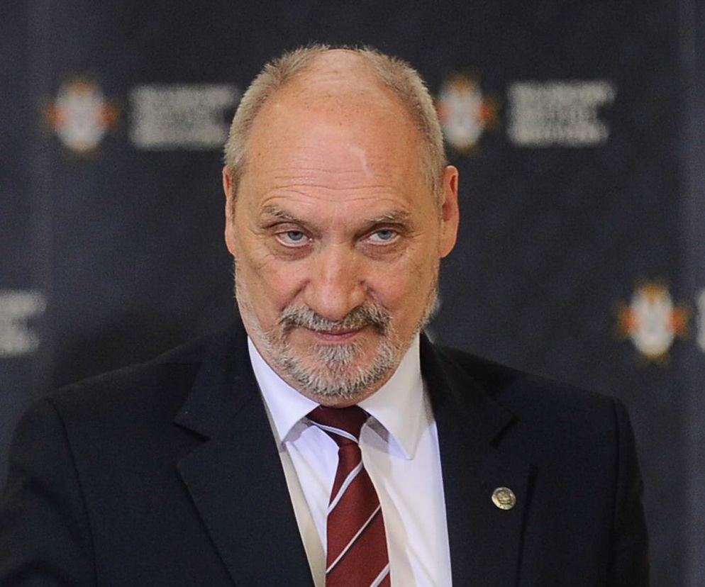 Polacy nie chcą powrotu Macierewicza