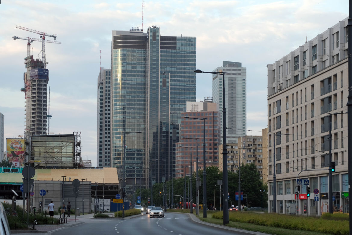 Zburzą wieżowiec w centrum Warszawy