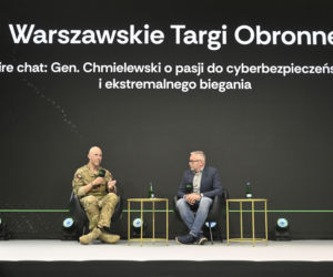 Warszawskie Targi Obronne. Scena Biała. Fire chat: Gen. Chmielewski o pasji do cyberbezpieczeństwa i i ekstremalnego biegania