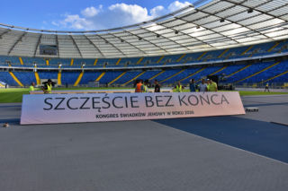 Tysiące uczestników podczas spotkania Świadków Jehowy. Mamy masę zdjęcia ze Stadionu Śląskiego