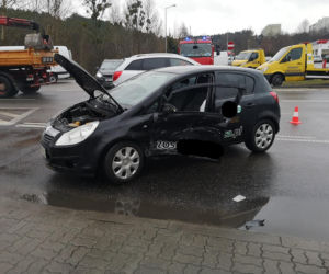 Wypadek na ul. Nowotoruńskiej w Bydgoszczy. Kobieta w ciąży trafiła do szpitala! [ZDJĘCIA]