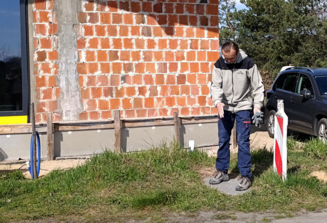 Przez urzędników noszę wodę w wiadrach