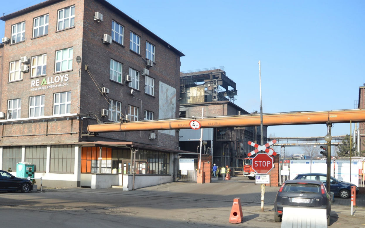 Potworna śmierć w Hucie Łaziska. Mężczyzna zginął przy remoncie pieca