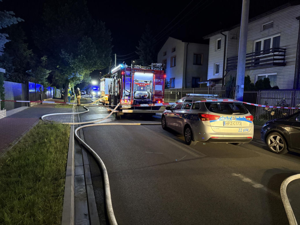 Antyterroryści zatrzymali mężczyznę w Ząbkach. Zabarykadował się w domu