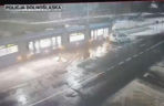 Wrocław. Pościg zakończy zderzeniem z tramwajem. 34-latek z bagażnika nie żyje [ZDJĘCIA].