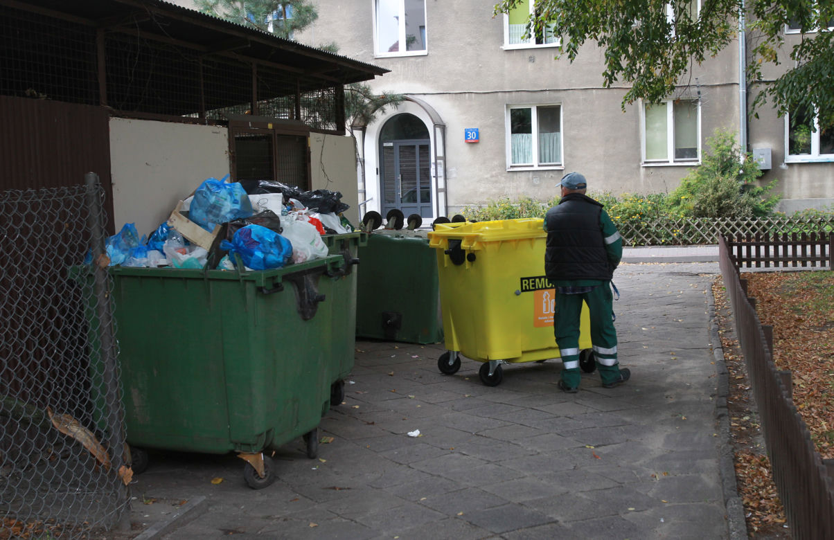 Podwyżka za śmieci odroczona