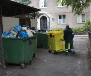 Podwyżka za śmieci odroczona