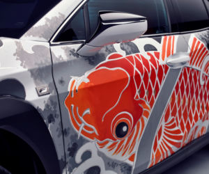 Wytatuowany Lexus UX