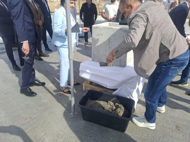 Budowa salonu Lexusa