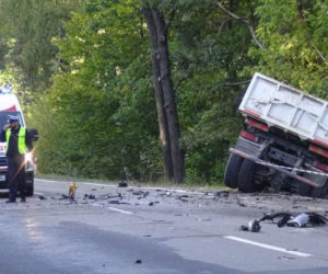 Wólka Radzymińska. Jedna osoba zginęła w wypadku. To czarny punkt