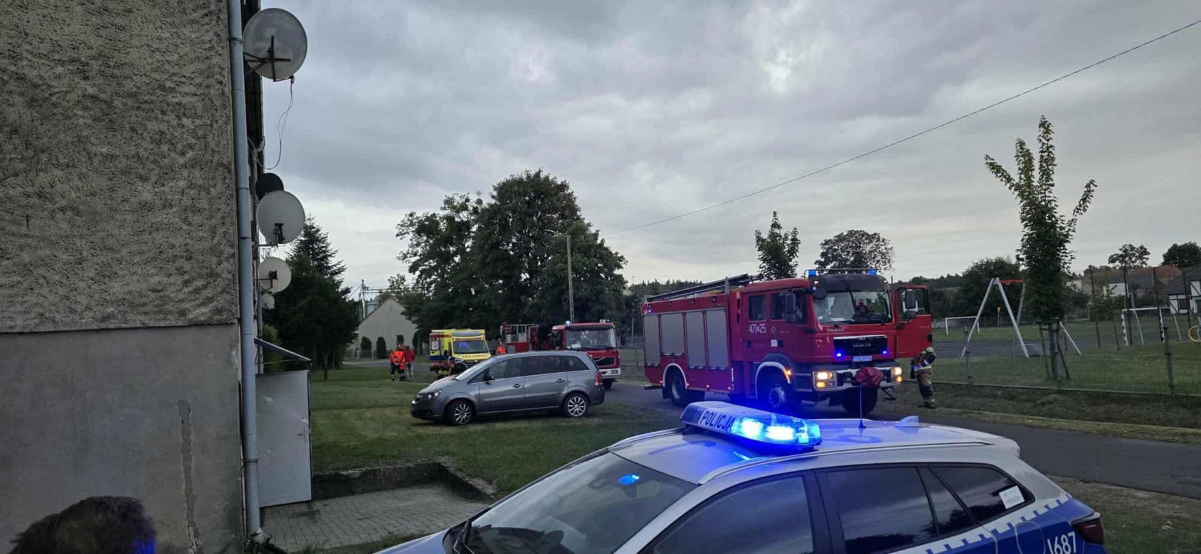 Szyby wyleciały z okien! Potężny wybuch gazu w domu wielorodzinnym