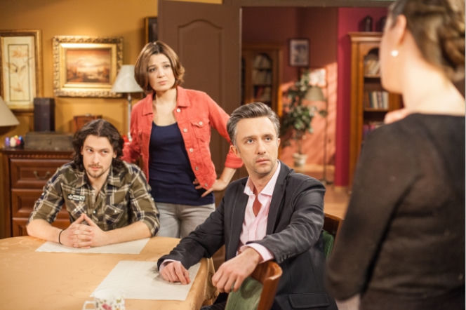 Pierwsza miłość. Kinga (Aleksandra Zienkiewicz), Artur (Łukasz Płoszajski), Adam (Marcin Krajewski)