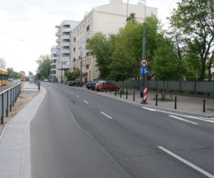Krawężniki grozy na Grochowskiej