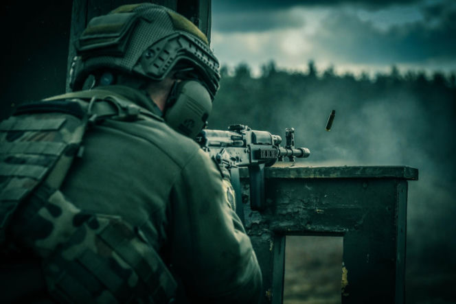 Żołnierze 10 Wrocławskiej Brygady Łączności na poligonie. Intensywne szkolenie i strzelanie z karabinów BOR