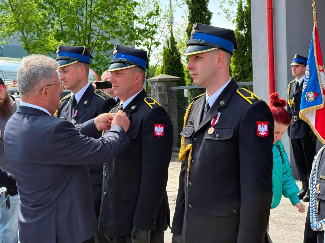 Uroczyste Obchody Dnia Strażaka w Starachowicach. Odznaczenia, awanse i wyróżnienia dla strażaków