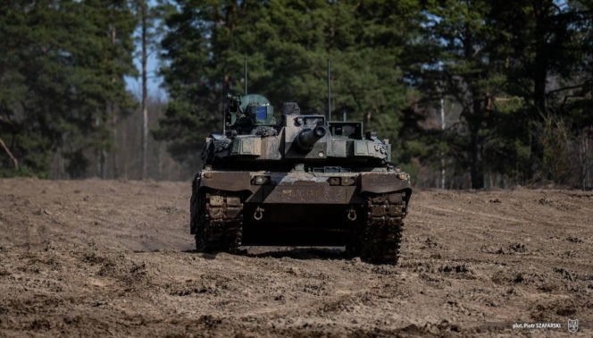 Ogień i precyzja na poligonie w Orzyszu. Intensywne szkolenie ogniowe na czołgach K2