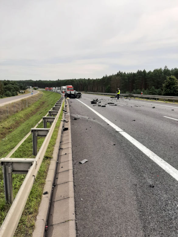 Toruń: Karambol na S10. Zderzyły się trzy auta. Dwie osoby nie żyją