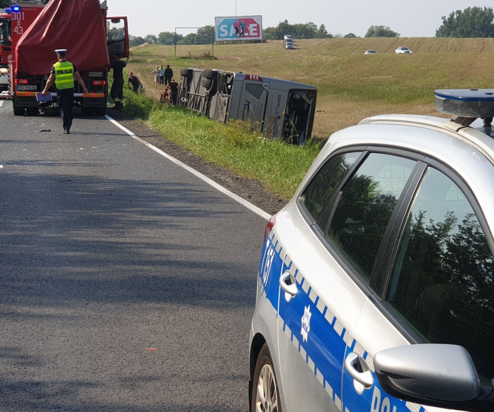 DK 53: Wypadek autokaru z pielgrzymami. 8 osób w szpitalu!
