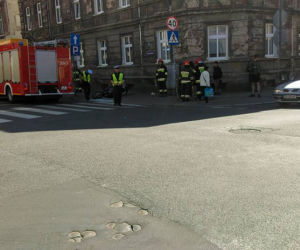 W centrum Bydgoszczy motocykl zderzył się z audi.