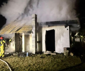 Śmiertelny pożar w Białych Błotach. W zgliszczach domku strażacy dokonali makabrycznego odkrycia