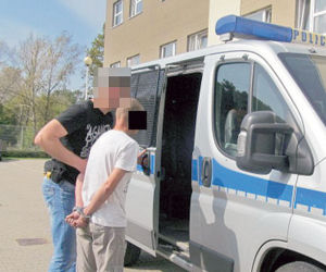 Pobili i okradli nastolatka