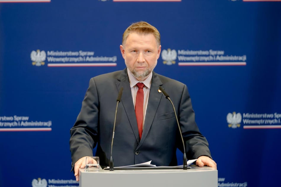 Podpalenie stacji Starlink w Polsce: Zatrzymano sprawców. Kto stał za sabotażem w Woli Krobowskiej?