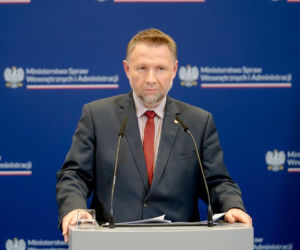Podpalenie stacji Starlink w Polsce: Zatrzymano sprawców. Kto stał za sabotażem w Woli Krobowskiej?