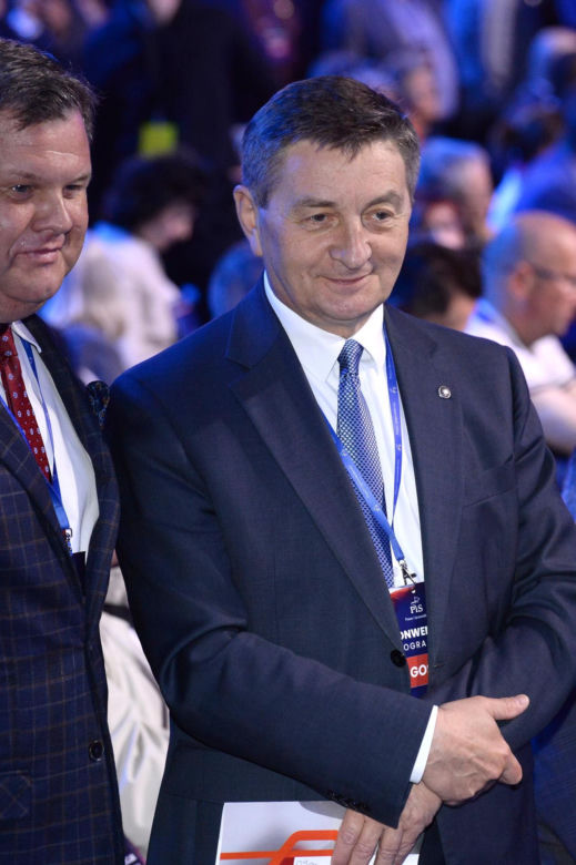 Marek Kuchciński  o 545 zł więcej