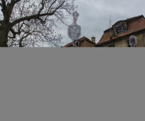 NAZI-ZOMBIE STRASZĄ MIESZKAŃCÓW.