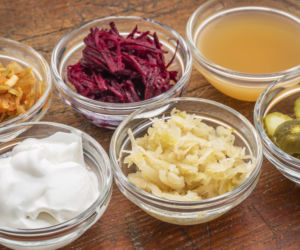 Koniec z problemami jelitowymi! Oto 5 produktów, które przywrócą równowagę w brzuchu