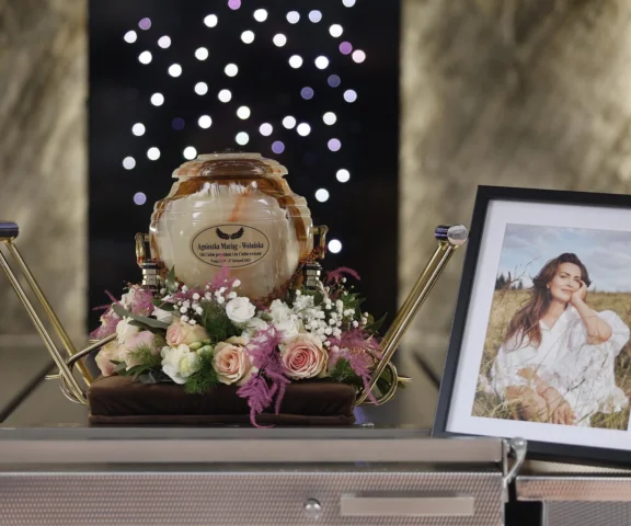 Pogrzeb Agnieszki Maciąg. Bliscy żegnają ikonę lat 90.